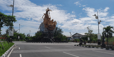 benoar harbor entrance gate