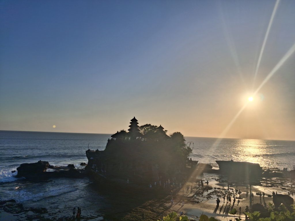 tanah lot temple