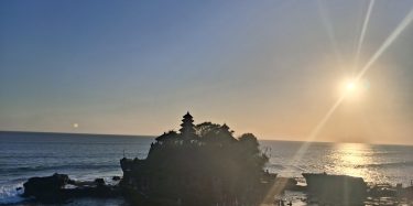 tanah lot temple